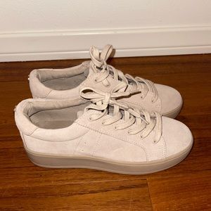 Steve Madden Tan and Gold Sneakers Brand New